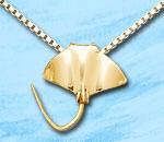 manta ray pendant DP 3815 with chain in gold
